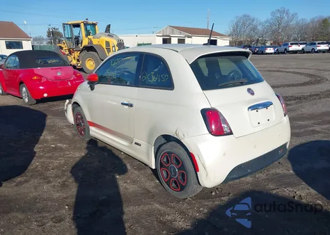 2015 Fiat 500E Battery Electric z USA, uszkodzony, nr VIN 3C3CFFGE3FT732803